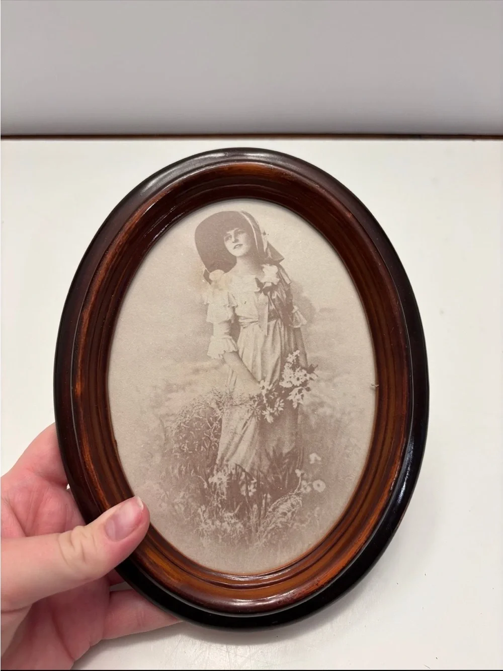 Vintage Oval Photo Frame Picture Gallery Wall lady portrait wooden frame